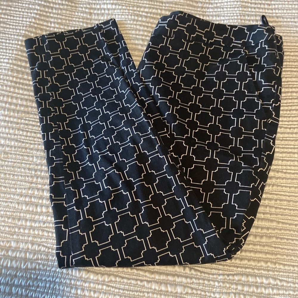 Amanda + Chelsea Cropped, black/white pants EUC, 4